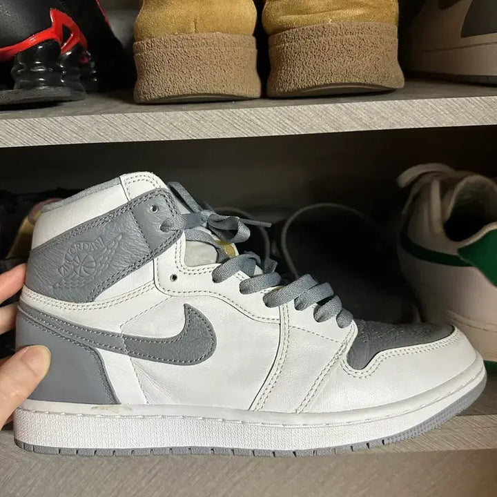 [BUNJANG] Nike Air Jordan 1 White/Grey Sneakers / 나이키 에어 조던 1 화이트/그레이 운동화