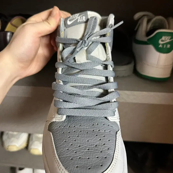 [BUNJANG] Nike Air Jordan 1 White/Grey Sneakers / 나이키 에어 조던 1 화이트/그레이 운동화