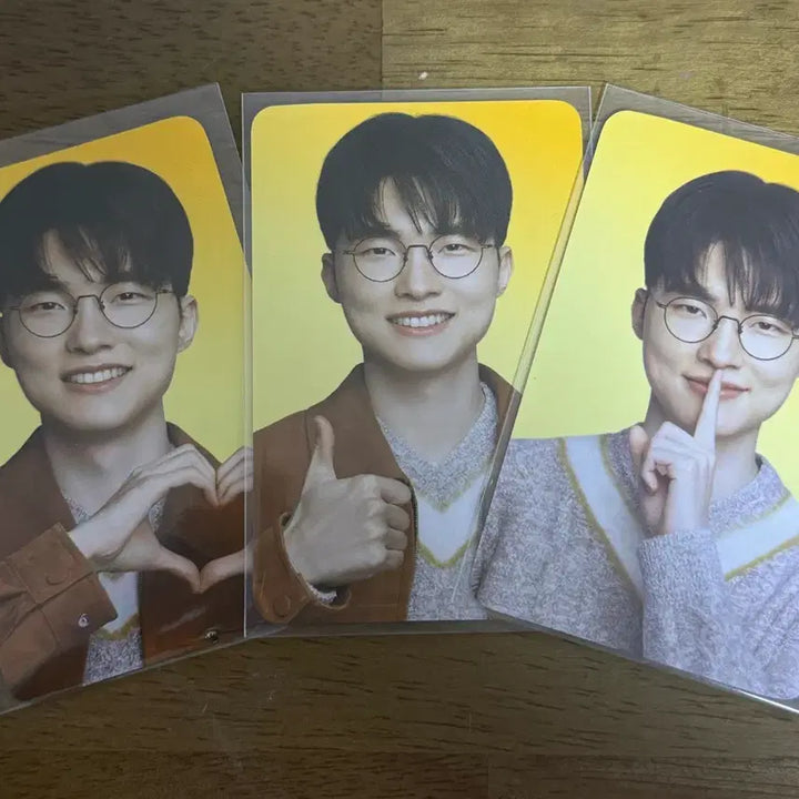 [BUNJANG] T1 Faker Lucky Burger Photocard Set / T1 페이커 행운버거 기부증 포카 세트 양도