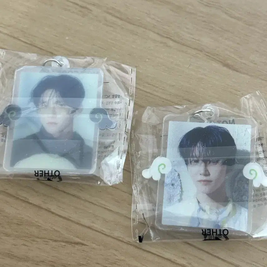 [BUNJANG] NCT WISH Jaehee Keychain (Anteros Ver. / Eros Ver.) / 엔시티 위시 재희 키링(안테로스+에로스 ver.)