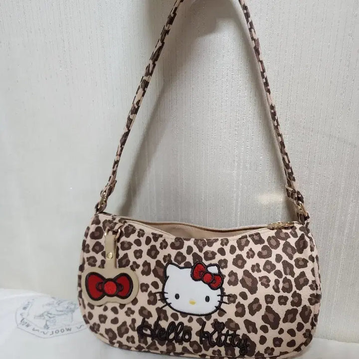 [BUNJANG] Authentic Hello Kitty Leopard Print Bag / 정품키티호피백