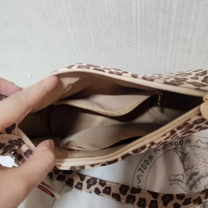 [BUNJANG] Authentic Hello Kitty Leopard Print Bag / 정품키티호피백