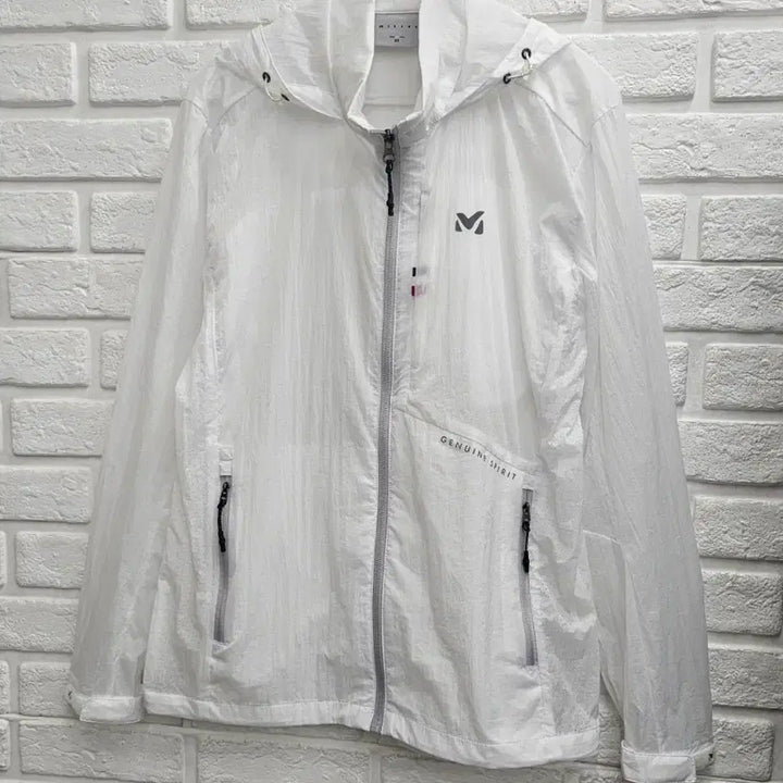 [BUNJANG] Millet White Windbreaker Hooded Jacket / A4429  밀레 화이트 바람막이 후드 자켓