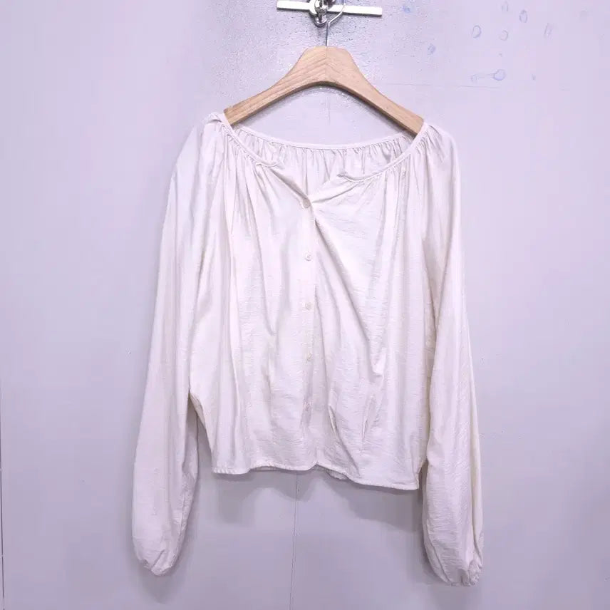 [BUNJANG] Yan13 Pintuck Shirring Blouse / 얀13) 거의새거 핀턱 셔링 블라우스 -F