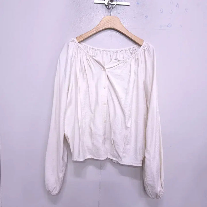 [BUNJANG] Yan13 Pintuck Shirring Blouse / 얀13) 거의새거 핀턱 셔링 블라우스 -F