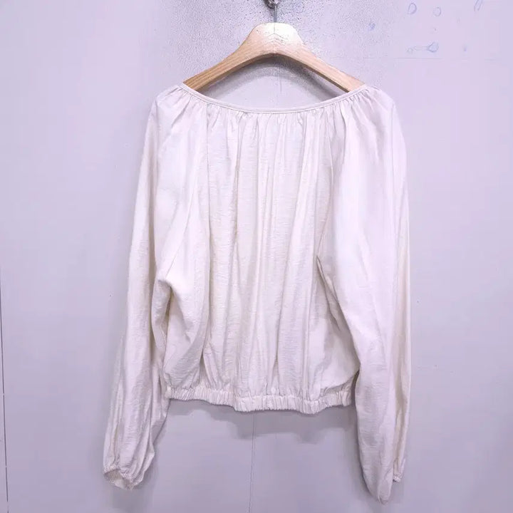 [BUNJANG] Yan13 Pintuck Shirring Blouse / 얀13) 거의새거 핀턱 셔링 블라우스 -F