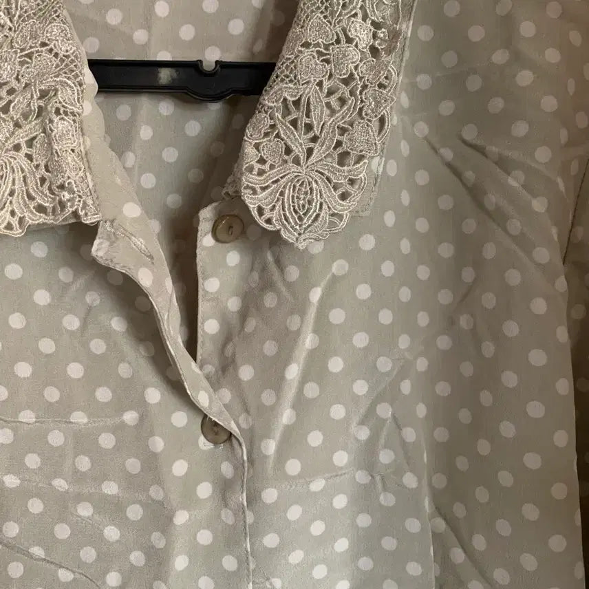 [BUNJANG] Vintage Lace Collar Blouse / 빈티지 레이스 카라 블라우스