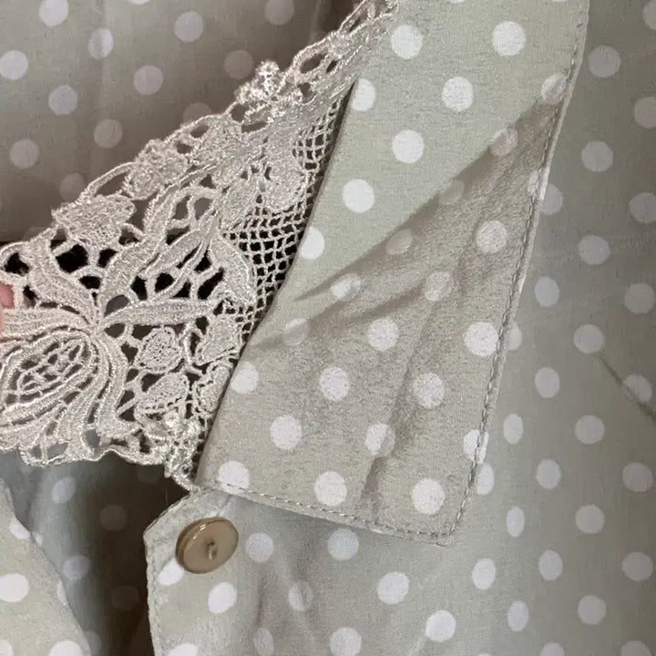 [BUNJANG] Vintage Lace Collar Blouse / 빈티지 레이스 카라 블라우스