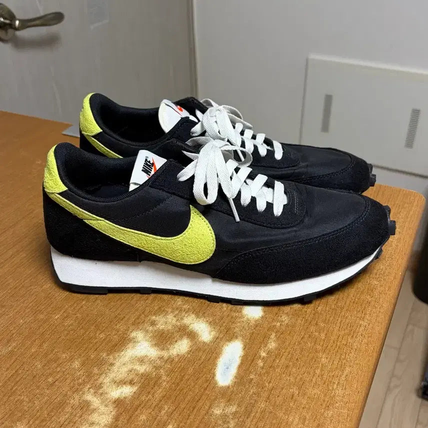 [BUNJANG] Nike Daybreak SP Black/Volt 285 (US 10.5) Mint Condition / 나이키 데이브레이크 SP 285 신품급