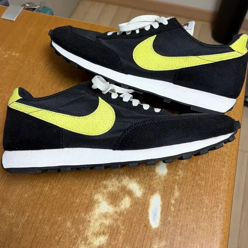 [BUNJANG] Nike Daybreak SP Black/Volt 285 (US 10.5) Mint Condition / 나이키 데이브레이크 SP 285 신품급