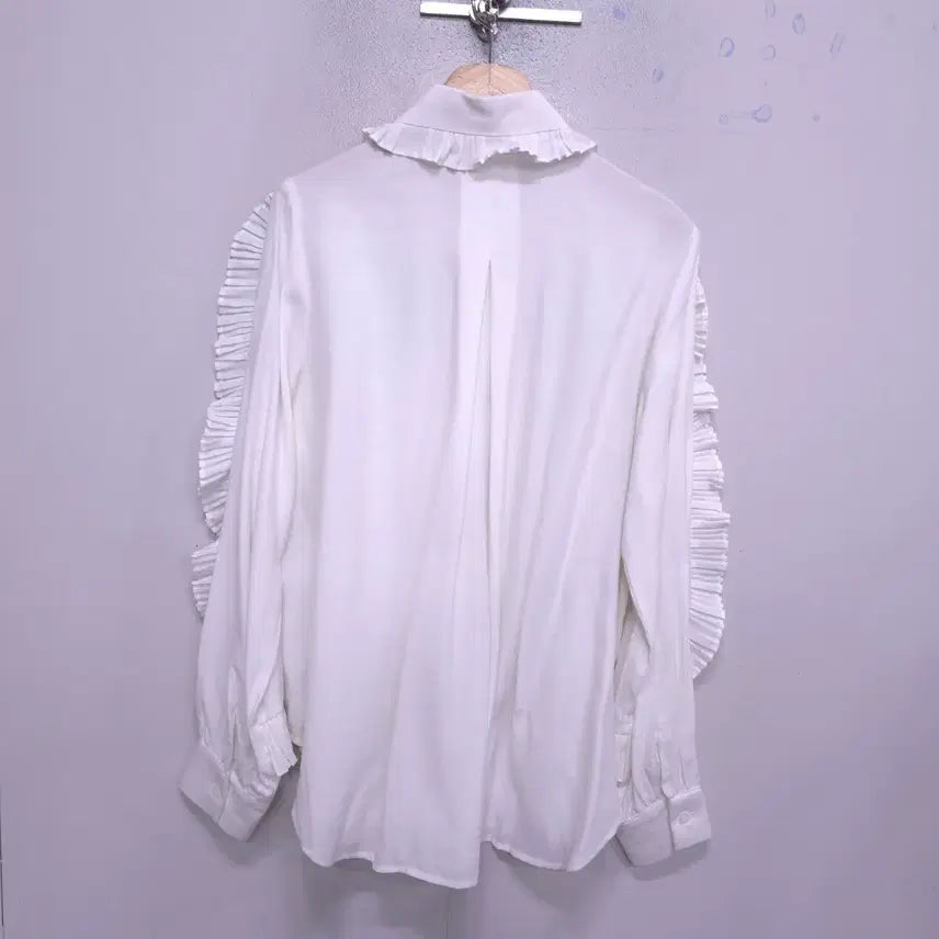 [BUNJANG] By Flow Frill Blouse Ivory / By Flow) 바이플로우 거의새거 프릴 블라우스 -F