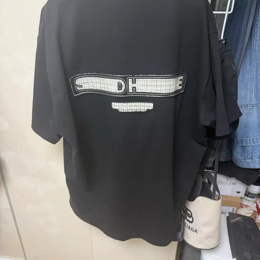 [BUNJANG] Solid Homme 26SS Back Logo Short Sleeve T-Shirt / 솔리드옴므 26ss 백로고 숏슬리브 티셔츠