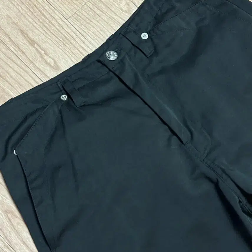 [BUNJANG] SATUR Wide Cargo Parachute Rivet Flare Pants (S) / 세터 와이드 카고 파라슈트 리벳 플레어 팬츠(S)더콜디스트모먼트인템포무드