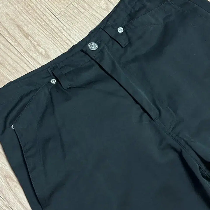 [BUNJANG] SATUR Wide Cargo Parachute Rivet Flare Pants (S) / 세터 와이드 카고 파라슈트 리벳 플레어 팬츠(S)더콜디스트모먼트인템포무드