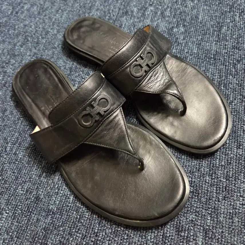 [BUNJANG] Salvatore Ferragamo Black Leather Gancini Slides Sandals Size 245 (US 7.5) / 페라가모  쪼리 블랙 샌들 245