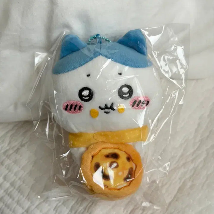 [BUNJANG] Cheekawaii Egg Tart Macau Limited Mascot Keyring / 치이카와 에그타르트 마카오 한정 마스코트 키링 정품