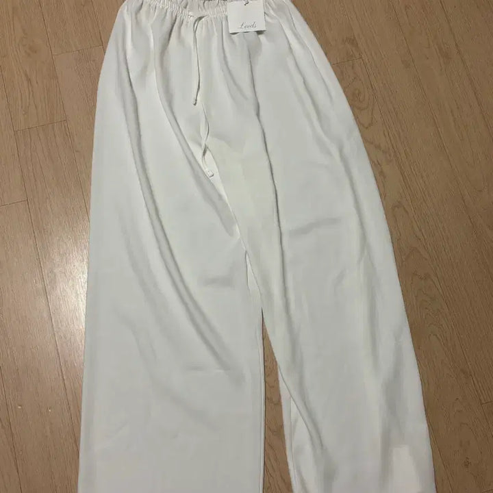 [SOLD OUT] 리즈 쉘 밴딩 팬츠 아이보리 숏 새상품