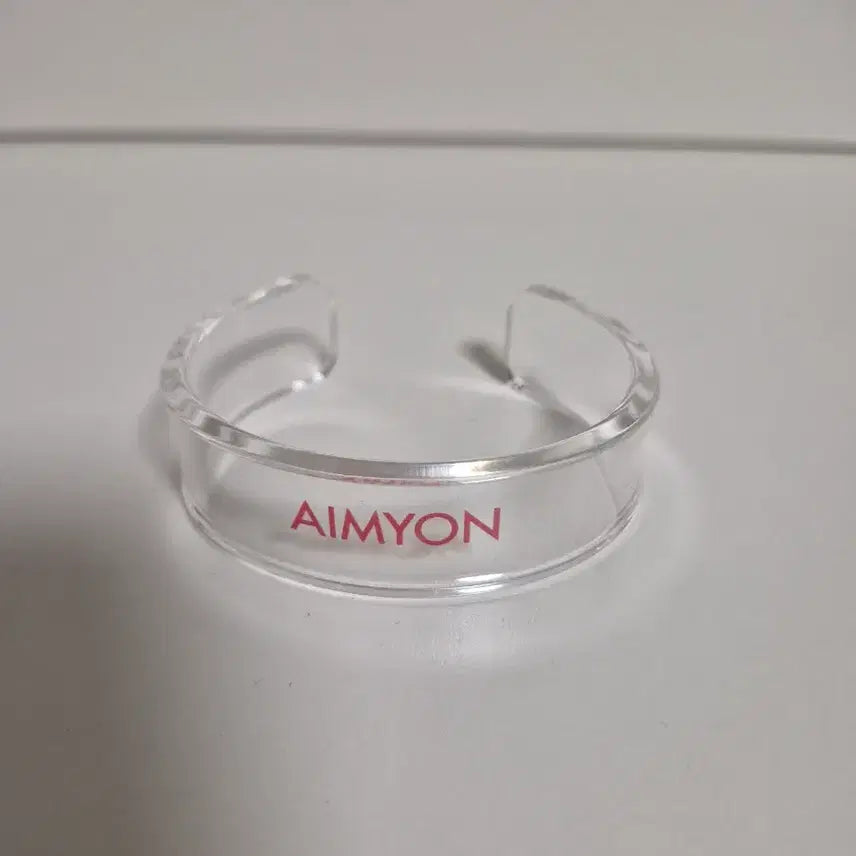 [BUNJANG] Aimyon Clear Acrylic Bangle Bracelet / 아이묭 클리어 아크릴 뱅글 팔찌