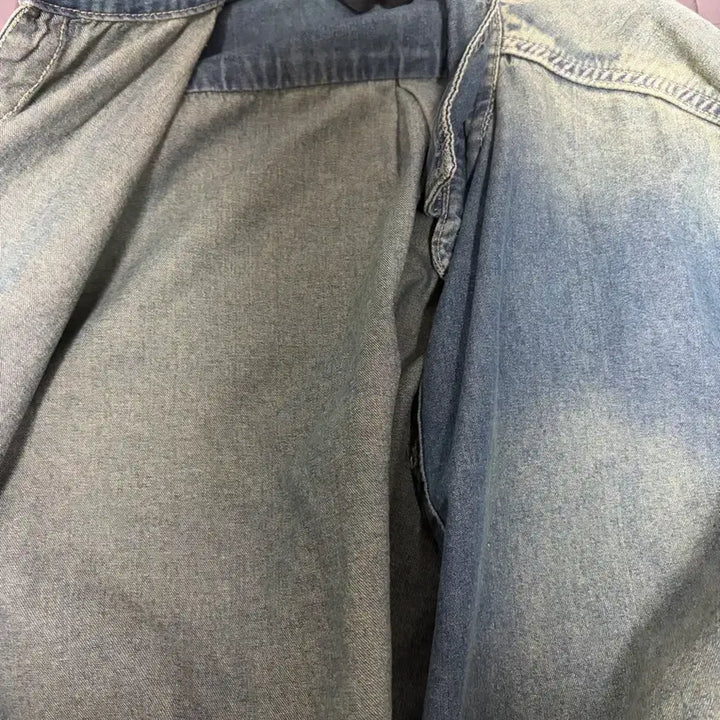 [BUNJANG] Trillion Washing Oversized Denim Shirt / 트릴리온 워싱 오버핏 데님청셔츠
