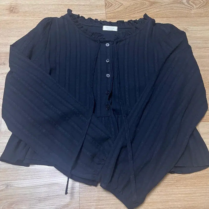 [BUNJANG] Avery Crop Blouse / 에이블리 크롭 블라우스