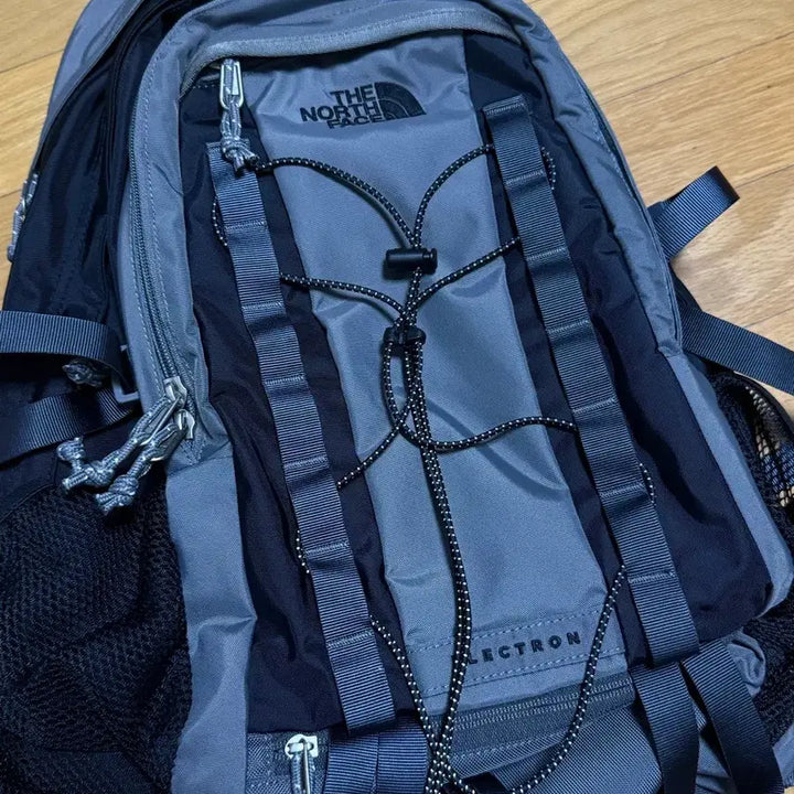 [BUNJANG] The North Face Electron Backpack Grey / 노스페이스 일렉트론 백팩 그레이 팝니다