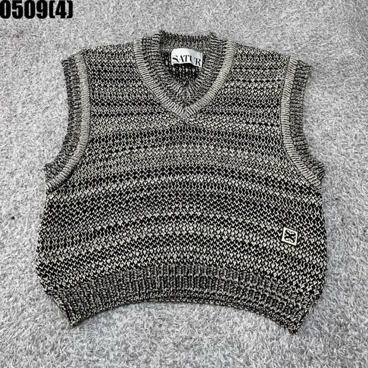 [BUNJANG] SATUR Knit Vest Black/White / SATUR 니트 베스트 블랙/화이트 100- | 0509