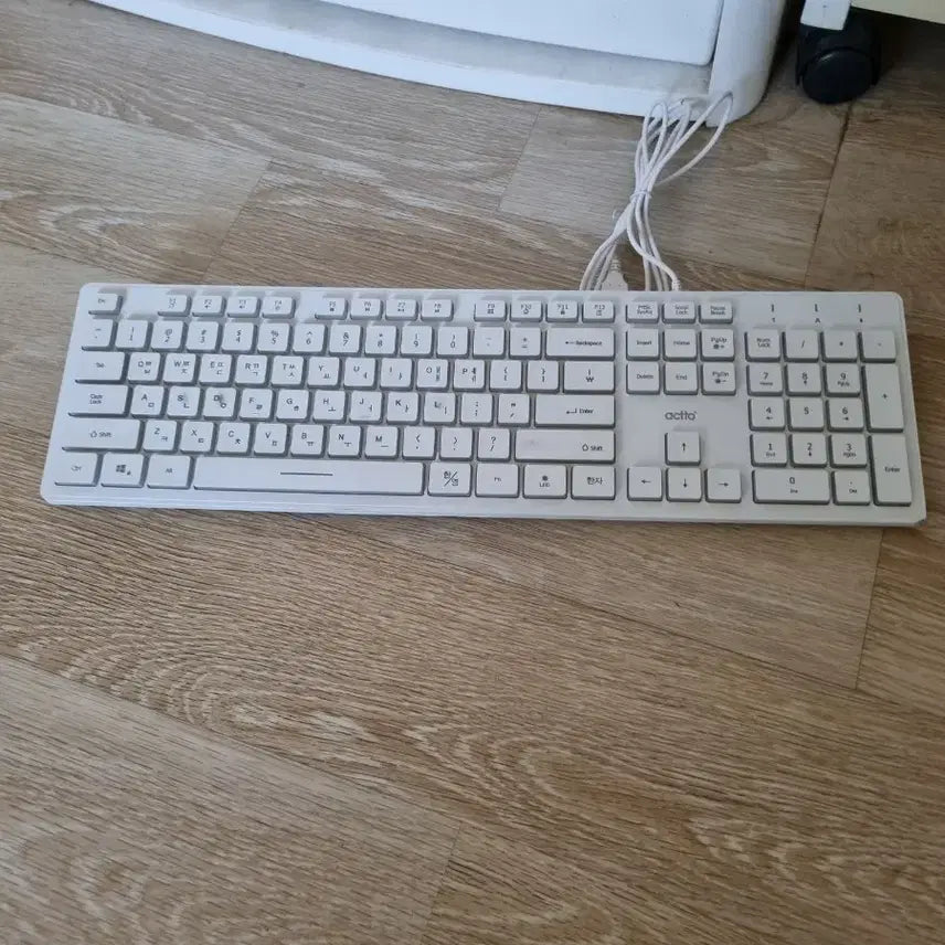 [BUNJANG] Actto White Wired Keyboard / Actto 화이트 유선 키보드