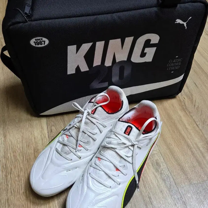 [BUNJANG] Puma King 20 Ultimate FG/AG Football Boots (Size 260) / 푸마 킹20 얼티메이트 최상급 축구화