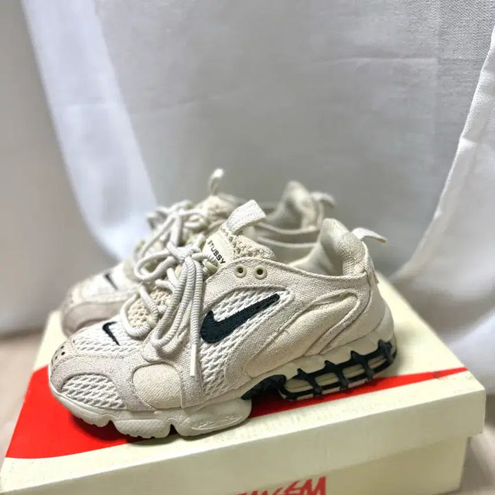 [BUNJANG] Nike x Stüssy Air Zoom Spiridon Cage 2 Fossil (235mm) / (정품) 나이키 x 스투시 에어 줌 스피리돈 케이지 2 파슬 235