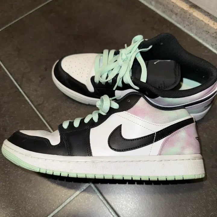 [BUNJANG] Nike Jordan 1 Low Tie Dye / 나이키 조던 1 로우 타이 다이 260 판매