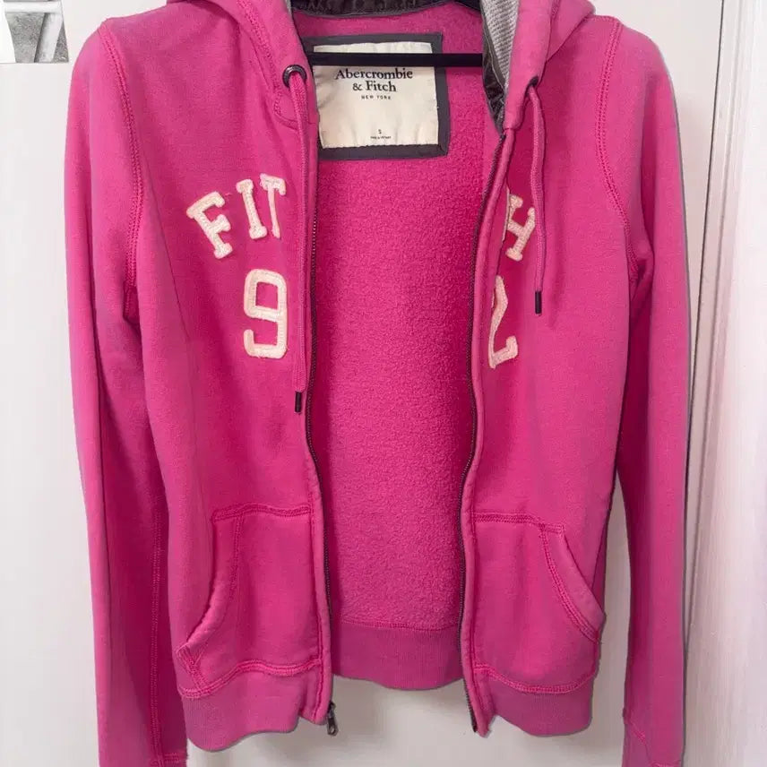 [BUNJANG] Abercrombie &amp; Fitch Zip-Up Hoodie / 아베크롬비 후드집업 s