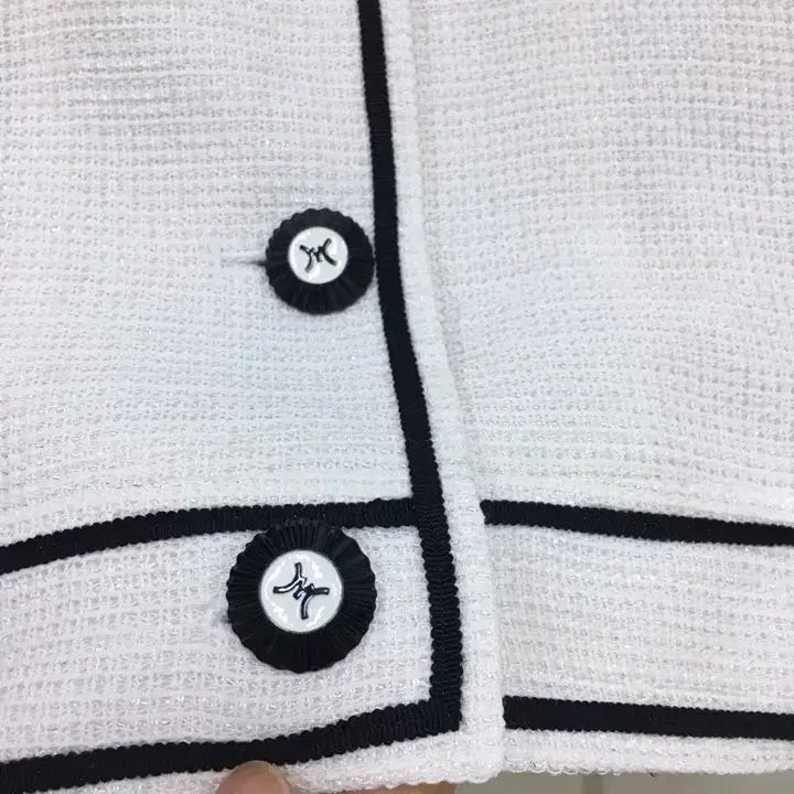 [BUNJANG] MOJO.S.PHINE 2024 White Tweed Short-Sleeve Jacket / 24년 MOJO.S.PHINE 모조에스핀 화이트 트위드 반팔 자켓