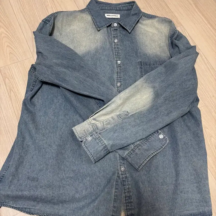 [BUNJANG] Milo Archive Fading Denim Shirt Fade Blue XL / 밀로아카이브 페이딩 데님 셔츠 페이드 블루 XL