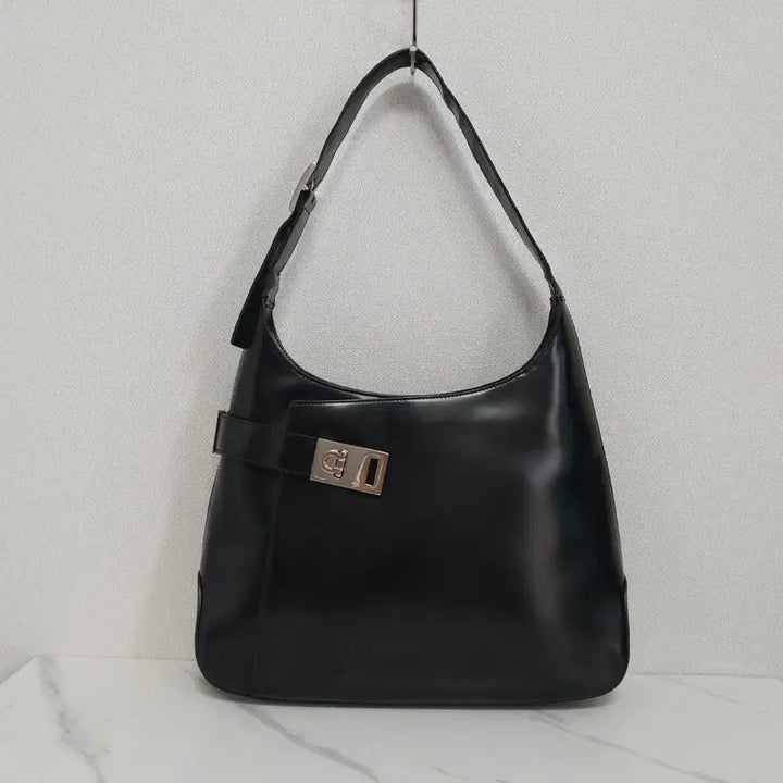 [BUNJANG] Salvatore Ferragamo Gancini Leather Shoulder Bag / 페라가모 간치니 레더 숄더백