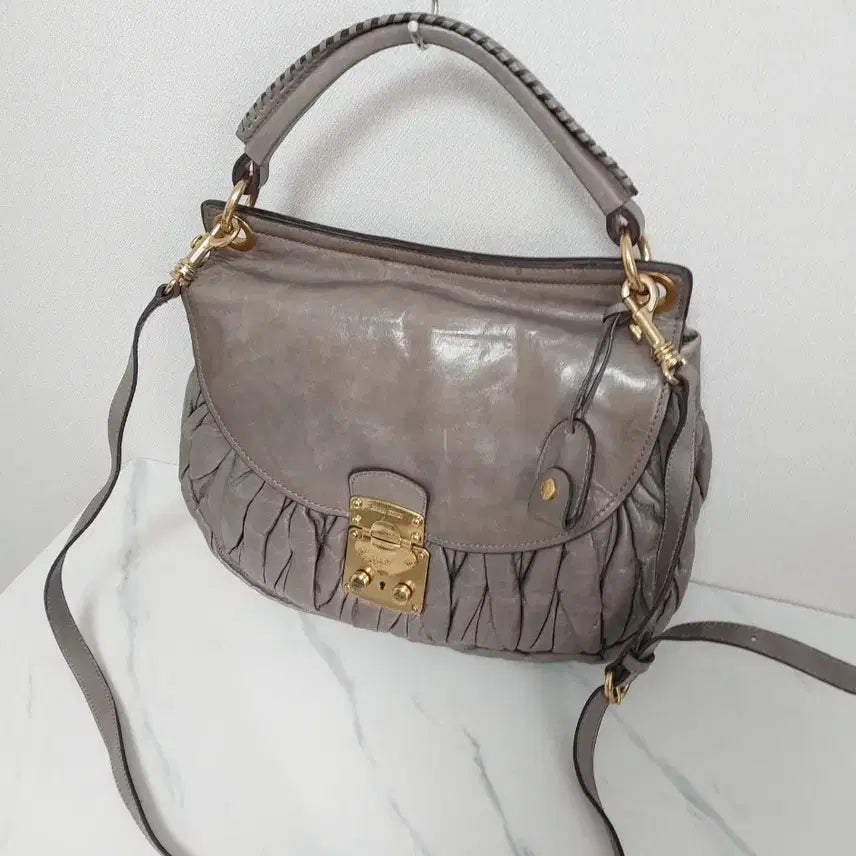 [BUNJANG] Miu Miu Matelassé Nappa Leather 2-Way Bag / 미우미우 마테라쎄 나파 코퍼백 2way