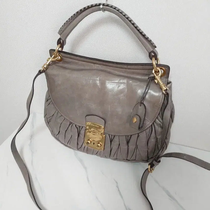 [BUNJANG] Miu Miu Matelassé Nappa Leather 2-Way Bag / 미우미우 마테라쎄 나파 코퍼백 2way