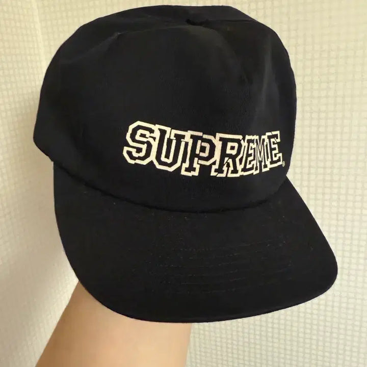 [BUNJANG] Supreme Logo Embroidered Snapback Cap / 슈프림 스냅백