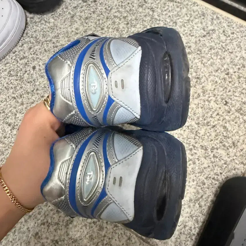 [BUNJANG] Asics x Cecilie Bahnsen Collaboration Sneakers / 아식스 세실리에반센 235