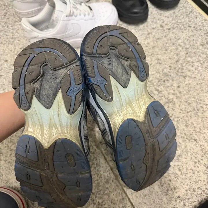 [BUNJANG] Asics x Cecilie Bahnsen Collaboration Sneakers / 아식스 세실리에반센 235