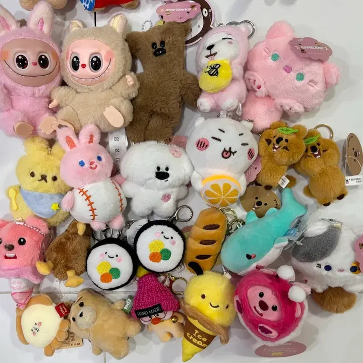 [BUNJANG] Assorted Character Keychains / 인형키링들 (태닝키티, 핑구, 삐삐 등)