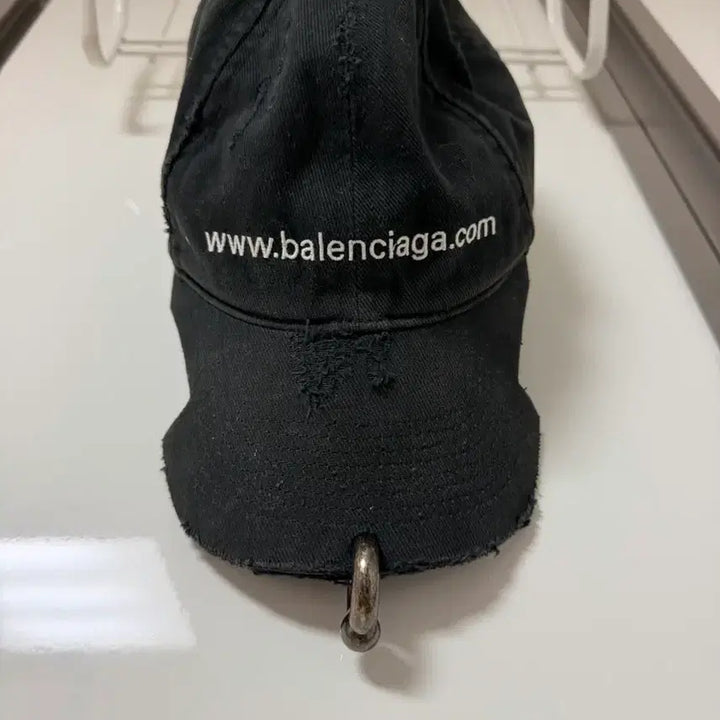 [BUNJANG] Balenciaga Piercing Baseball Cap / 발렌시아가 피어싱 볼캡