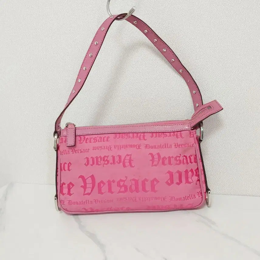 [BUNJANG] Versace Pink Logo Shoulder Bag / 베르사체 핑크 로고 숄더백 y2k 갸루