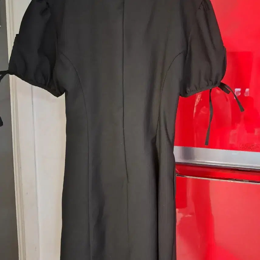 [BUNJANG] Woojoo Studio Black Puff Sleeve Ribbon Dress / 우주 스튜디오 블랙 퍼프소매 리본 원피스