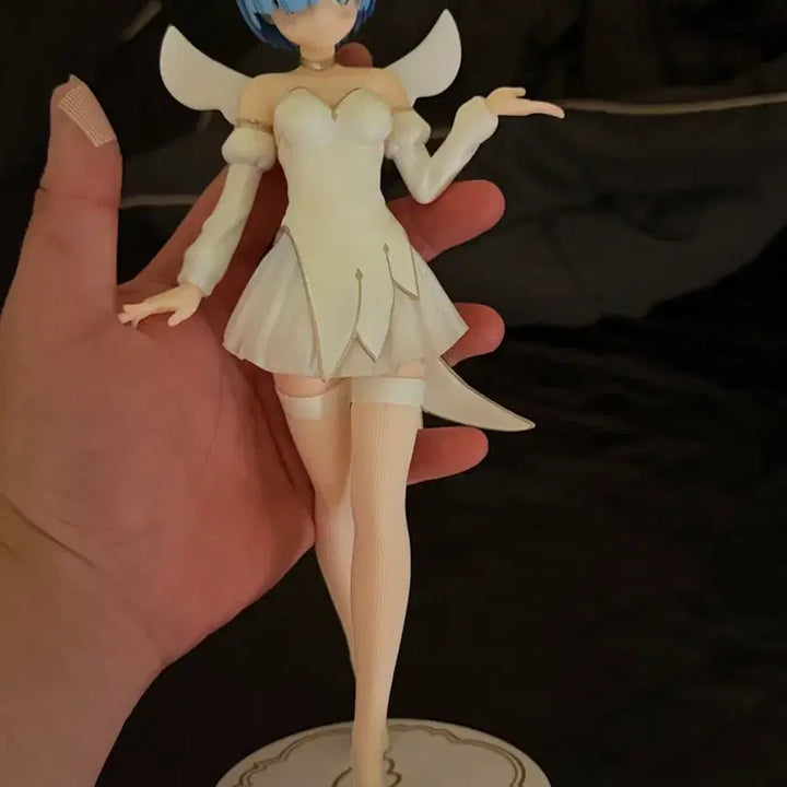[BUNJANG] Re:Zero Emilia, Rem, Ram Figure &amp; Badge Bundle Set / 리제로 피규어 굿즈 일괄 판매