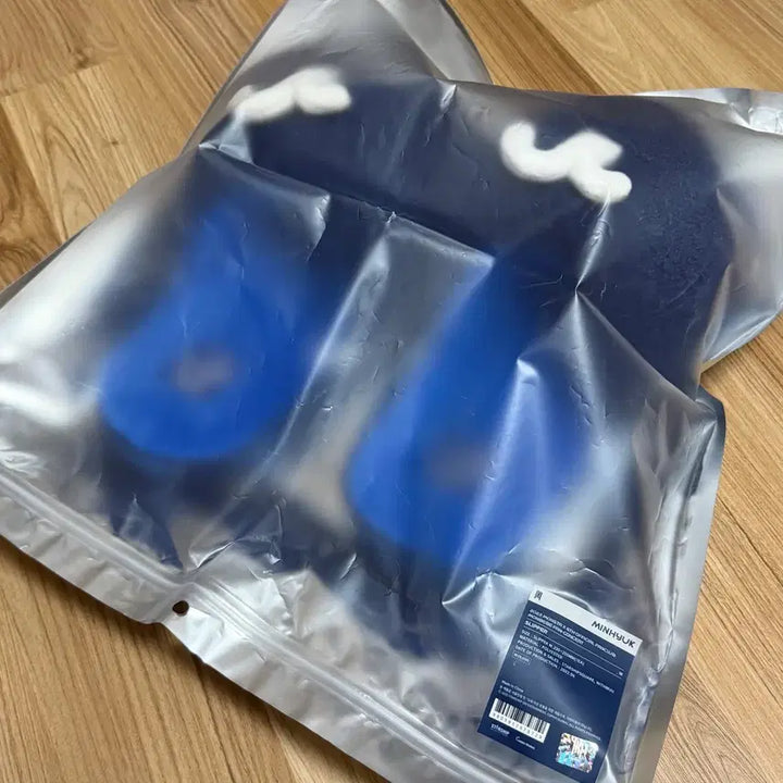 [BUNJANG] MONSTA X Minhyuk Whale Slippers Photocard / 몬스타엑스 민혁 고래 슬리퍼 m 포카,증사 x
