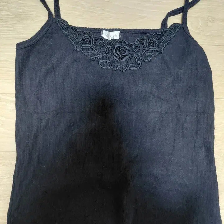 [BUNJANG] Gothic Rose Embroidery Black Ribbed Knit Sleeveless Top / 고딕 장미 자수 블랙 골지니트 슬리브리스