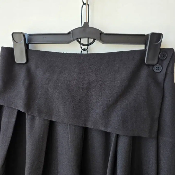 [BUNJANG] Must Be Black Skirt with Back Banding (Size 55) / 55/머스트비 블랙 뒷밴딩 스커트/새제품