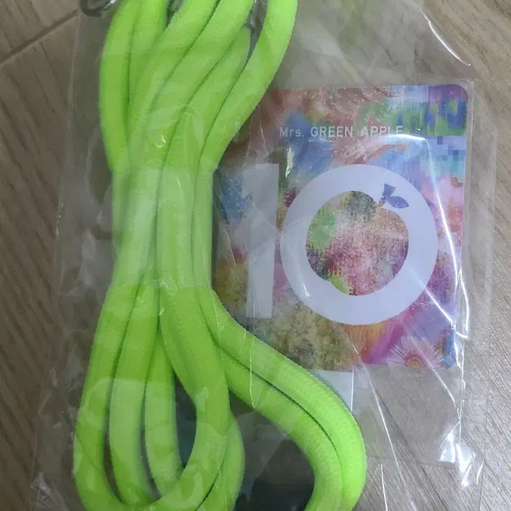 [BUNJANG] Mrs. Green Apple Photocard Strap Necklace / 미세스그린애플 포토카드 스트랩, 목걸이 판매