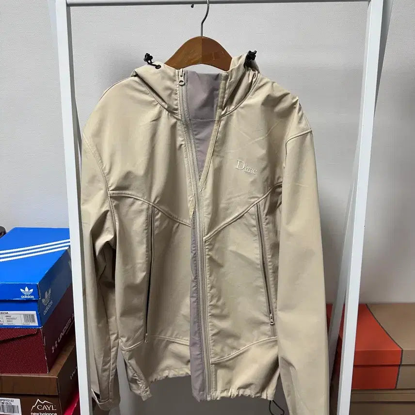 [BUNJANG] Dime Beige Windbreaker Jacket / Dime 다임 베이지색 바람막이 자켓