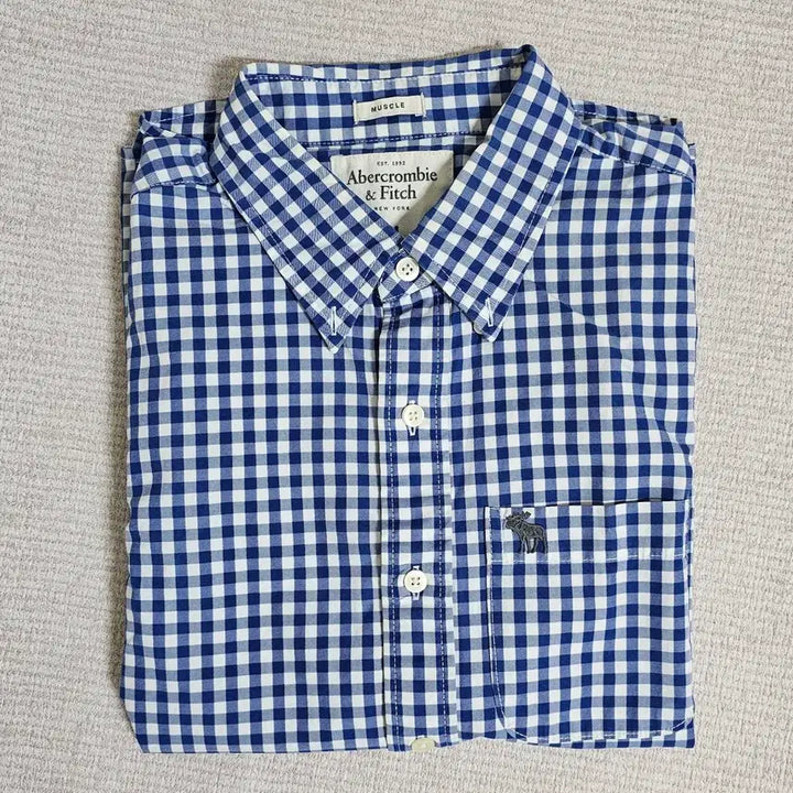 [BUNJANG] Abercrombie &amp; Fitch Classic Blue Gingham Muscle Fit Short Sleeve Shirt M / 아베크롬비 앤피치 클래식 블루 깅엄체크 패턴 머슬핏 반팔셔츠 M